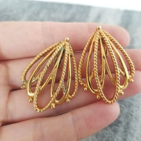 Vintage Retro Gold Tone Clip On Earrings, Butterfly Wing Shape, Filigree, Estate - Picture 3 of 5